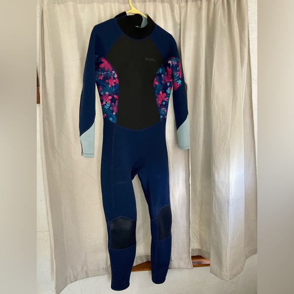 Other - Mountain warehouse 1 piece womens wet suit